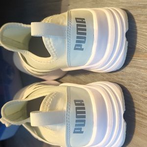 Authentic PUMA running shoes